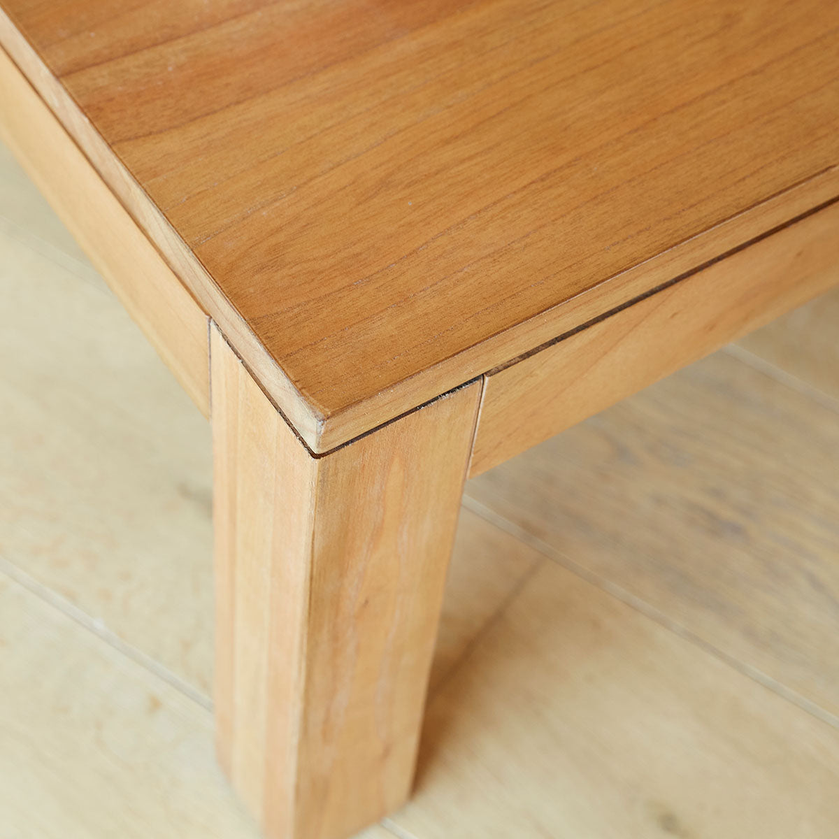 1019-table_basse_en_mindi_massif_110_cm-06.jpg