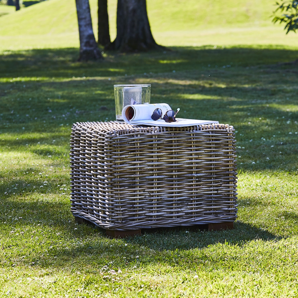 10213-table_basse_en_kubu_naturel-01.jpg