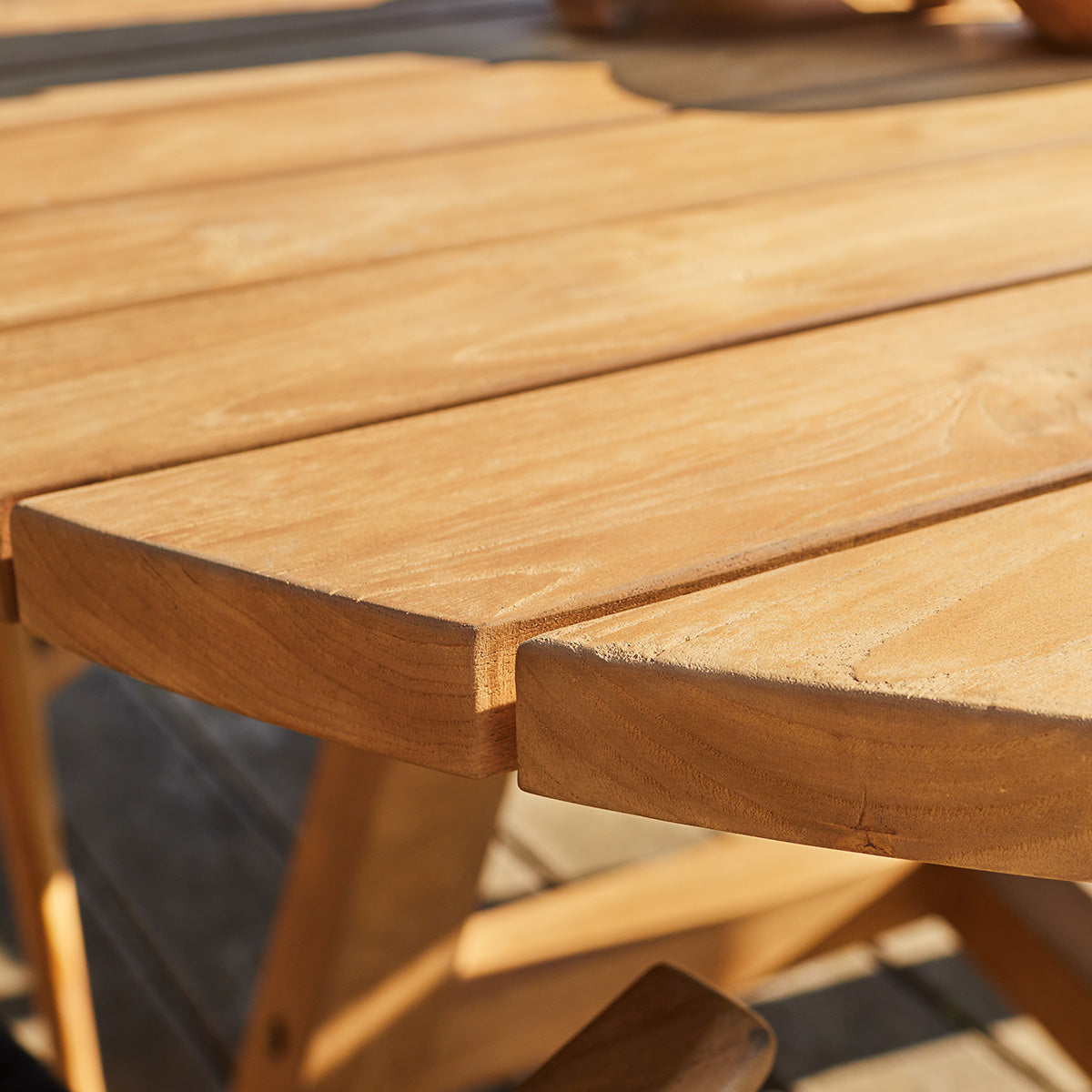 902-table_de_jardin_en_teck_massif_recycle_ronde_6_pers-03.jpg