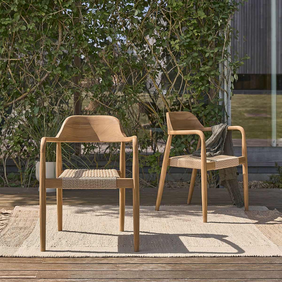 CDJ0003-fauteuil_de_jardin_en_teck_massif_et_cordage_lot_de_2-01.jpg