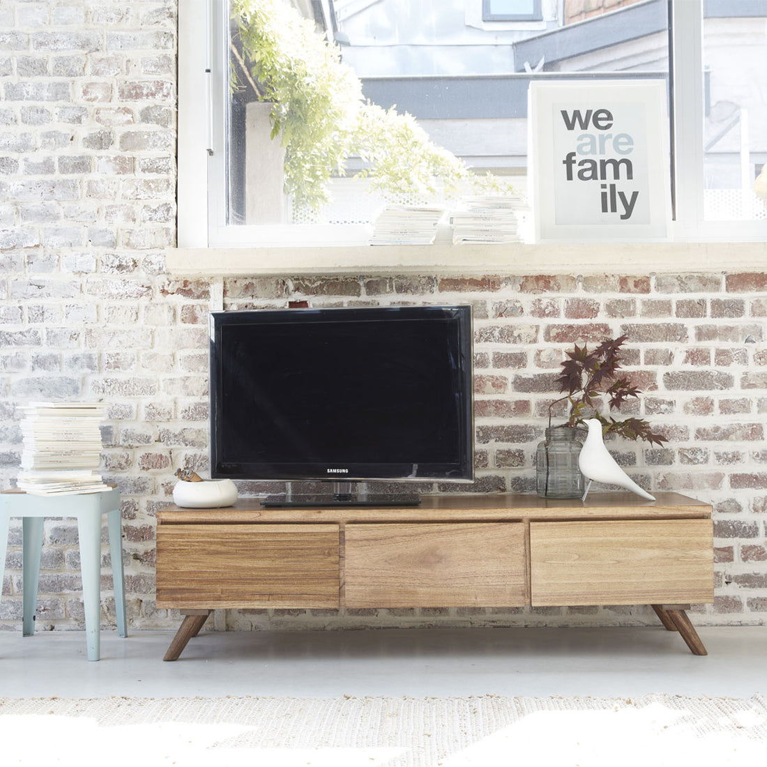 ODDA - Meuble TV en mindi massif 150 cm