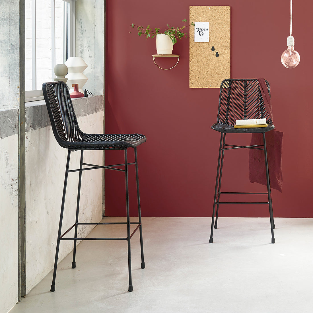 BOHEMA - Lot de 2 tabourets de bar en rotin et métal noirs