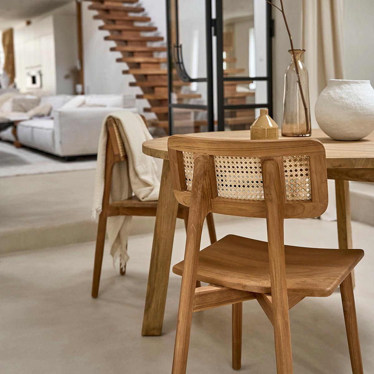 SIXTINE - Lot de 2 chaises en teck massif et cannage