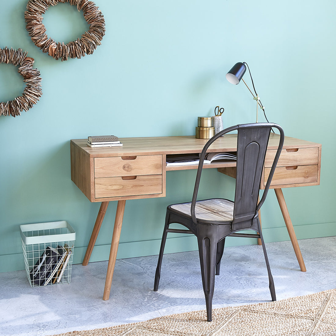 ISAURE - Bureau en teck massif 130 cm
