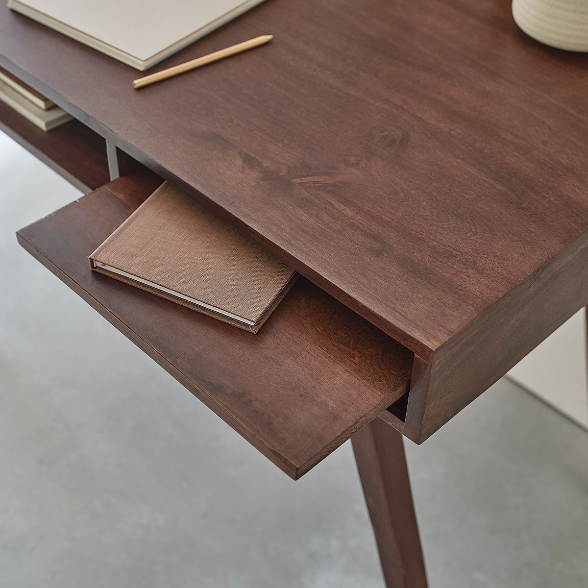 BRUNE - Bureau en manguier massif 120 cm
