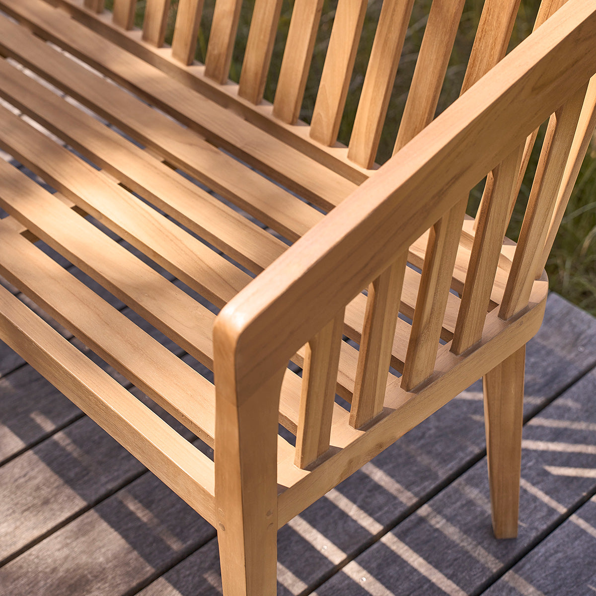 BARI - Banc de jardin arrondi en teck massif 150 cm avec coussin