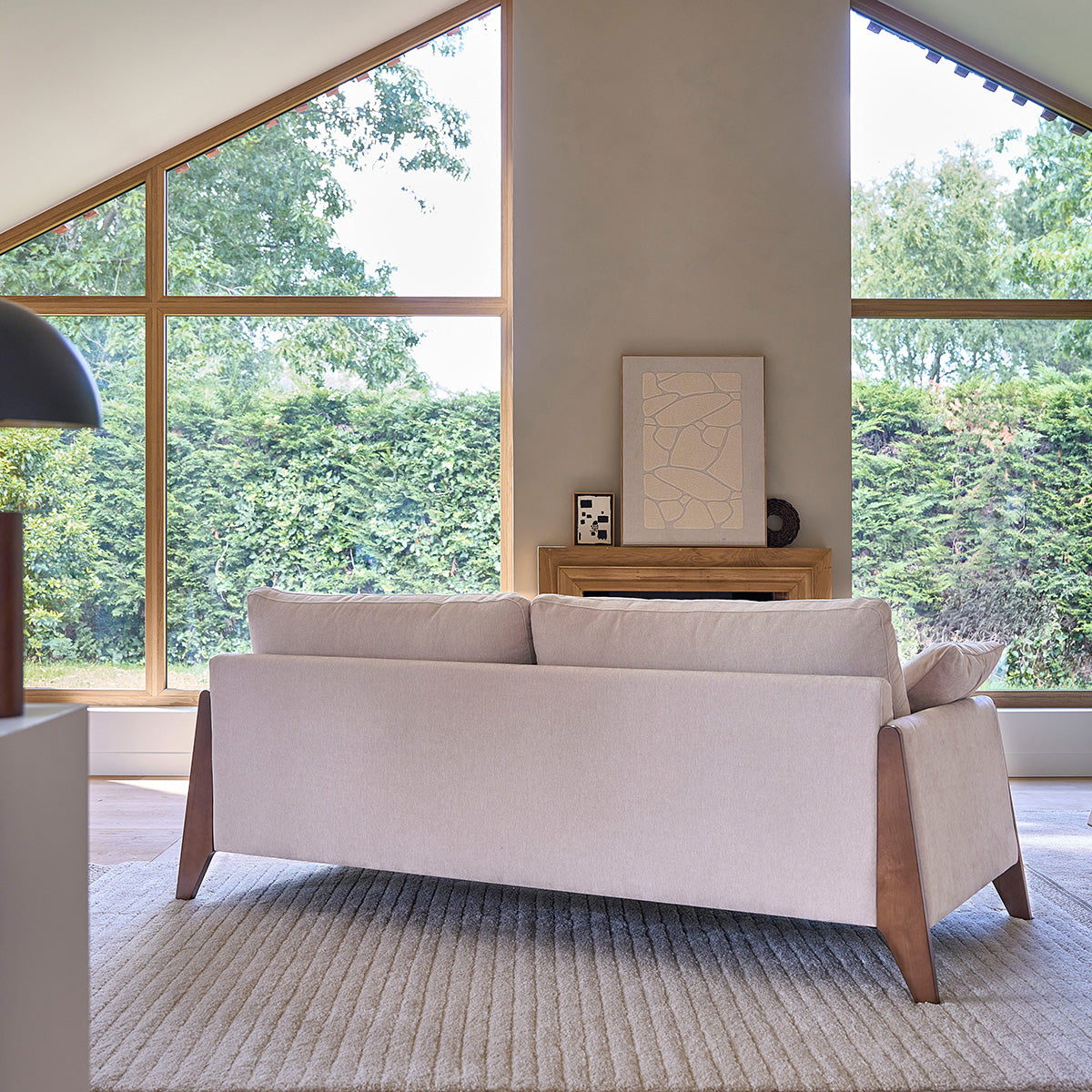 ONDINE - Canapé droit 3 places en bois massif et velours beige chiné