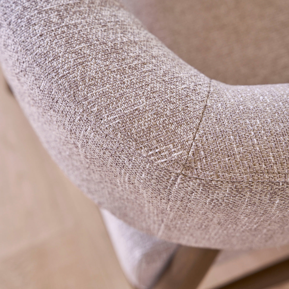 ÉLOI - Fauteuil en bois massif et tissu texturé beige chiné