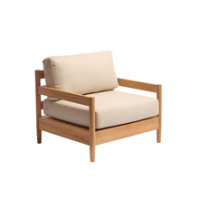 Fauteuil de jardin bas en teck massif avec coussins beige chiné