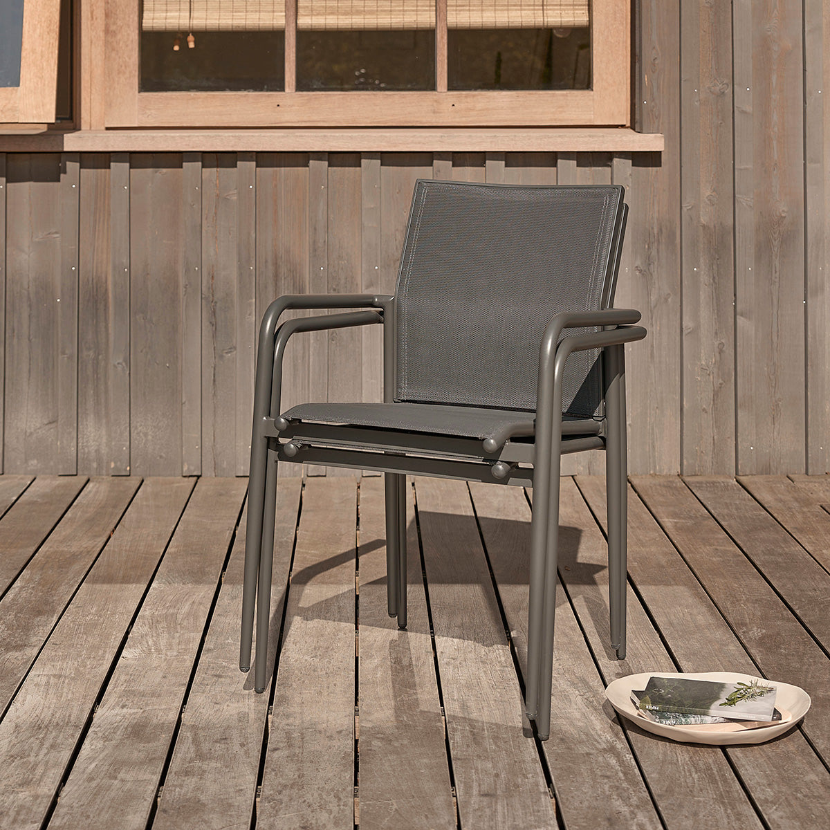 LAGON - Salon de jardin en aluminium, verre et textilène gris 6/10 pers.