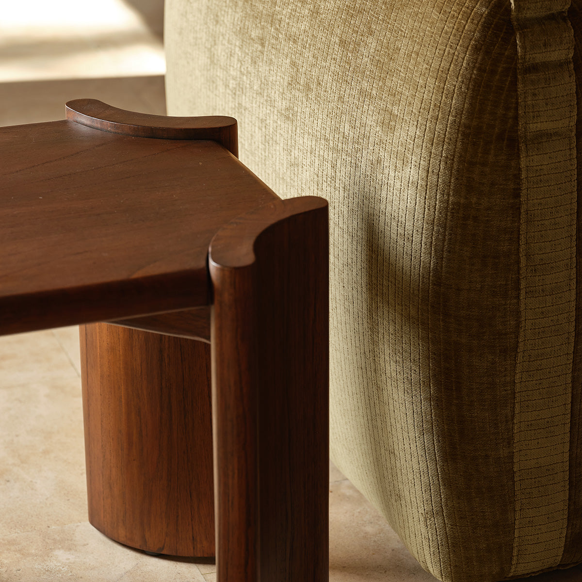 ALVAR - Table d'appoint en mindi 53 cm
