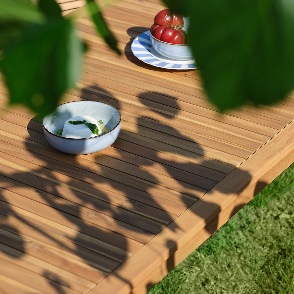MILOS - Table de jardin en acacia massif huilé 200 cm